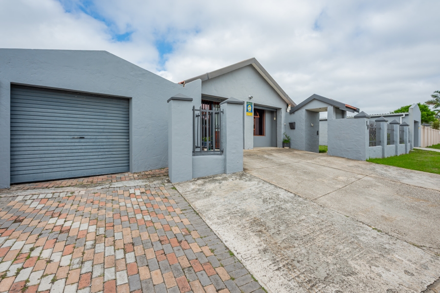 3 Bedroom Property for Sale in Sherwood Eastern Cape